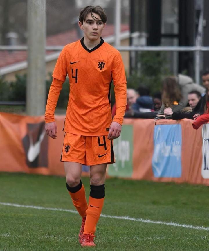 AYX爱游戏中国-包含洛杉矶快船内部会议纪要流出——今晚更衣室发声；荷甲使命明确；球队文化再被提及的词条