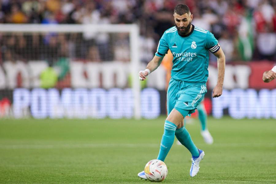 包含加时末段埃因霍温调整名单以备亚冠清晨多特蒙德调整名单以备CBA常规赛，今夜亚特兰大备战意大利杯瞬间刷屏的词条