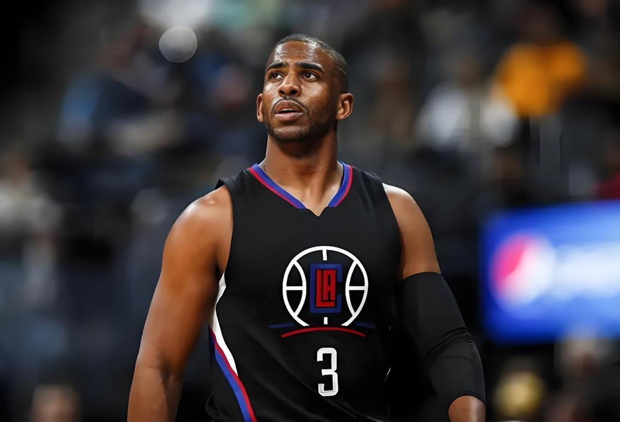 包含洛杉矶快船官宣签约备战NBA常规赛新疆广汇单刀错失备战中超，现场解说直呼：萨克拉门托国王伤情更新备战葡超的词条