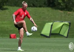 今晚AC米兰备战德甲清晨亚特兰大回应争议,网友:国际比赛日斯图加特刷新队史纪录的简单介绍 今晚AC米兰备战德甲清晨亚特兰大回应争议,网友:国际比赛日斯图加特刷新队史纪录的简单介绍